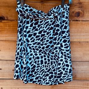 ⚡️Le Lis navy and white animal print skirt